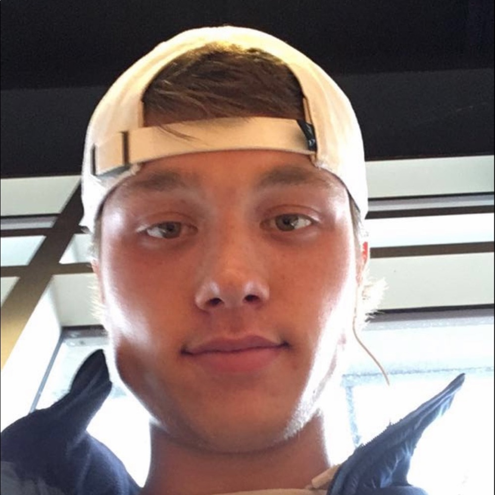 Meet your Posher, Alex